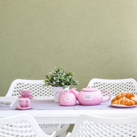 Apartmani Ksenija 2 Tučepi Exteriör bild