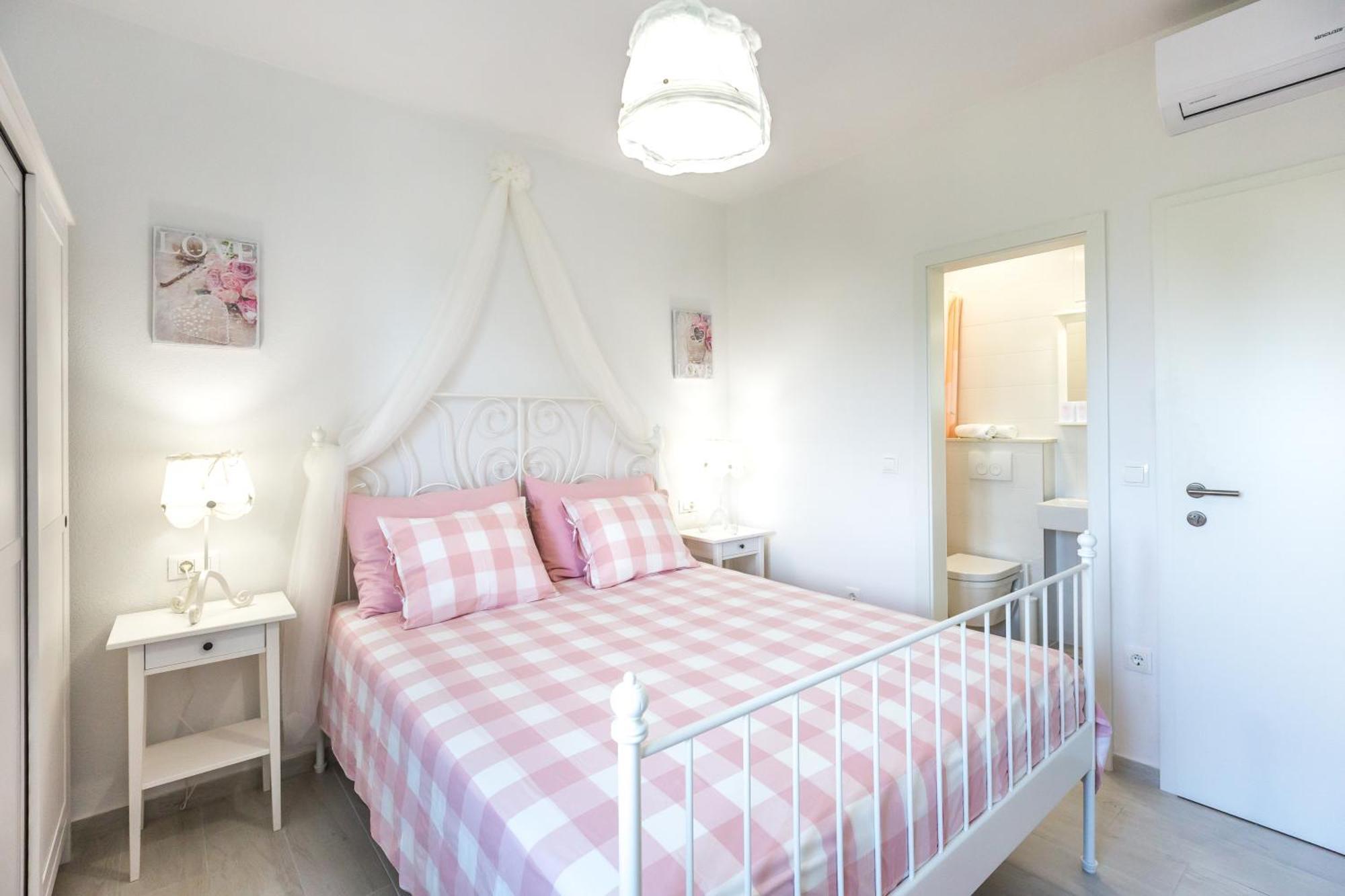 Apartmani Ksenija 2 Tučepi Exteriör bild