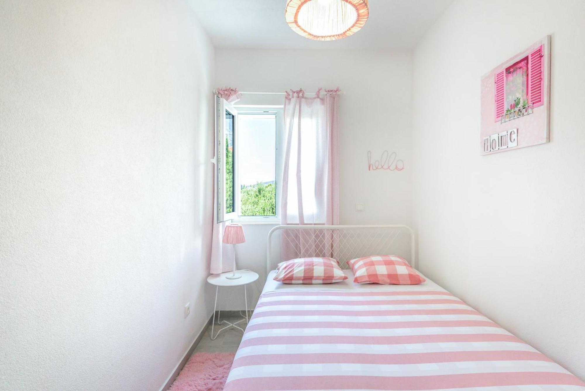 Apartmani Ksenija 2 Tučepi Exteriör bild
