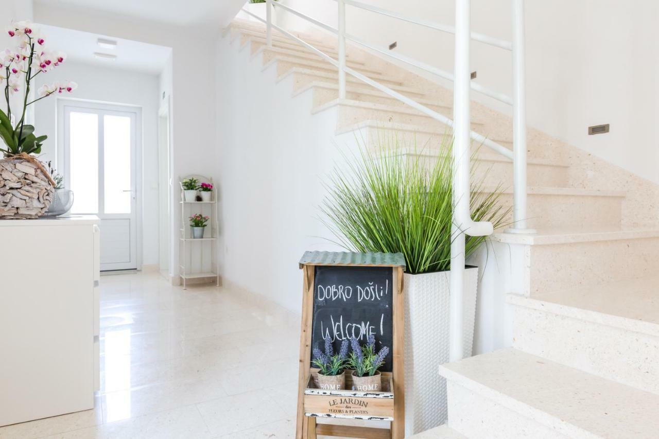 Apartmani Ksenija 2 Tučepi Exteriör bild